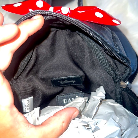DISNEY SET MICKEY AND MINNIE BACKPACKS PLUS FREE WALLET! - Picture 8 of 17